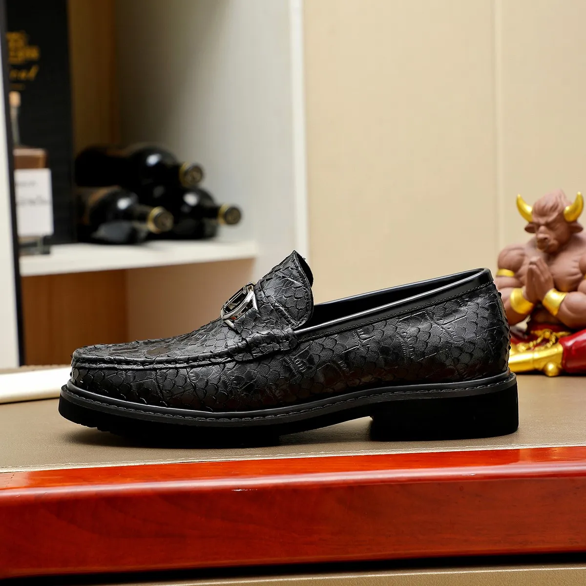 Men's shoes 💰500 Ferragamo [Ferragamo] top imported suit men's shoes 💯Original copy of the official website, product materials: selected imported embossed calfskin + luxury hardware buckle accessories ~ imported water-dyed cow 🐂 leather lining. Strong three-dimensional visual effect, original combination outsole, multiple colors available😘 Size: 38-44 (.45.46. Customized)